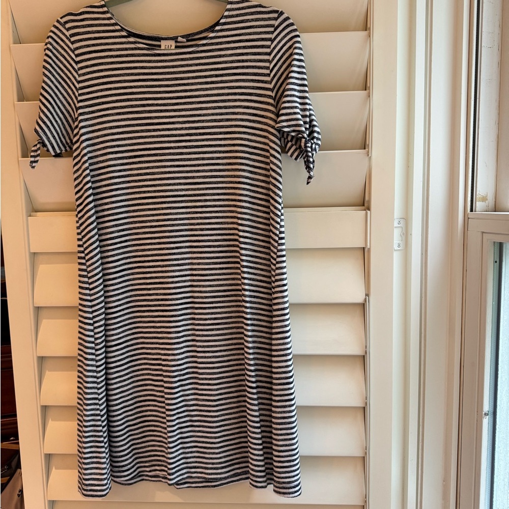 GAP Women’s Navy and White Striped Dress